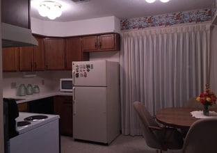 335 S Westview Dr in Derby, KS - Building Photo - Building Photo