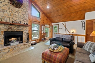 1041 Charter Hills Rd in Beech Mountain, NC - Building Photo - Building Photo
