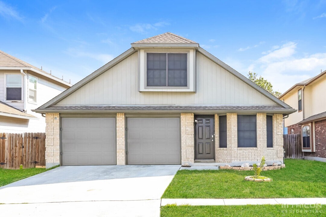 9918 Autumn Arch in Converse, TX - Building Photo