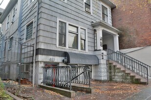 822 NW 21st Ave in Portland, OR - Building Photo