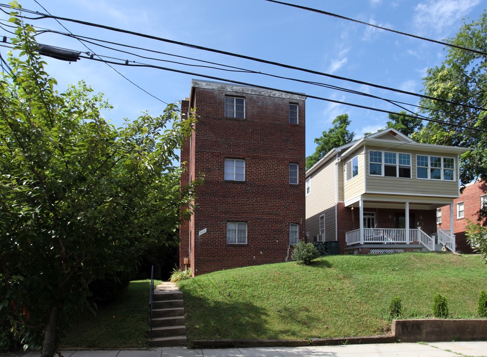 2919 N St SE in Washington, DC - Building Photo