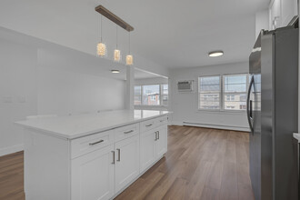 651 Beau Ct in Des Plaines, IL - Building Photo - Building Photo