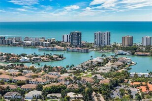 4092 Belair Ln in Naples, FL - Building Photo