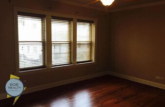 4860 W Warner Ave in Chicago, IL - Building Photo - Building Photo