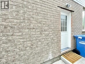 98 Dallan Dr in Guelph, ON - Building Photo - Building Photo