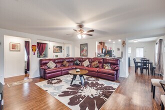 1536 Harbor Crk in San Antonio, TX - Building Photo - Building Photo