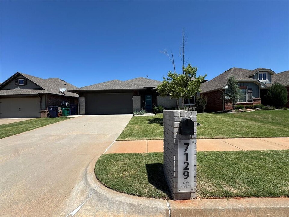 7129 NW 146th St in Oklahoma City, OK - Building Photo