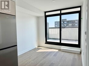 86 Dundas St E in Mississauga, ON - Building Photo - Building Photo