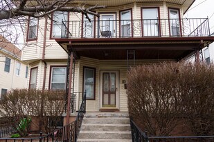 11 Bowdoin St, Unit 2 in Medford, MA - Building Photo