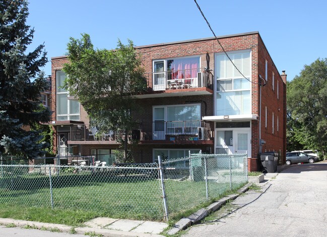 18-20 Elway Ct in Toronto, ON - Building Photo - Primary Photo