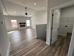 824 Otter Creek Rd in Vine Grove, KY - Building Photo - Building Photo