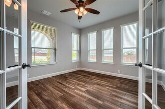 1100 Misty Ridge Dr in Justin, TX - Foto de edificio - Building Photo