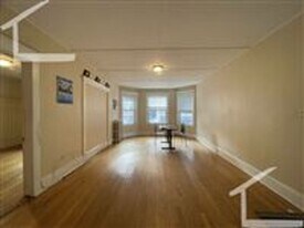 196 Kelton St in Boston, MA - Building Photo