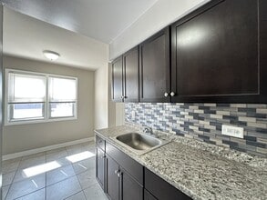 9610 Ivanhoe Ave in Schiller Park, IL - Building Photo - Building Photo