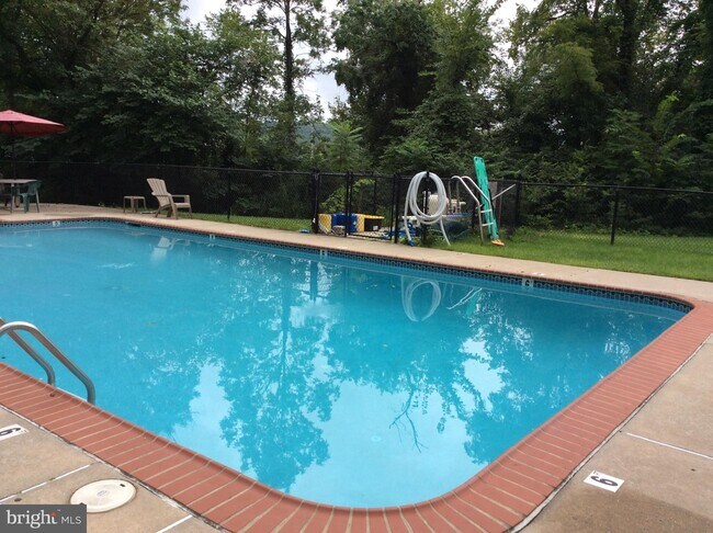 335 E Lancaster Ave photo'