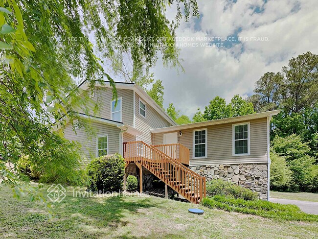 property at 595 Rivercrest Dr