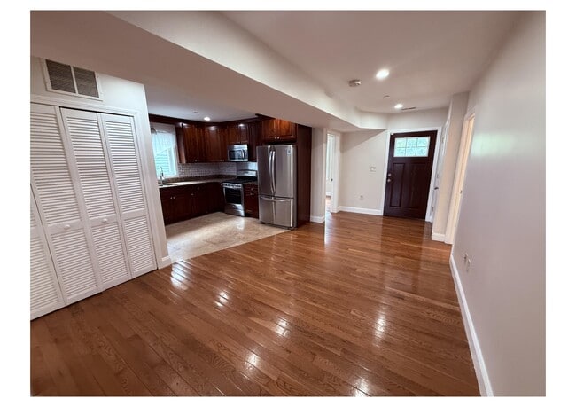9 Boyd St, Unit 2