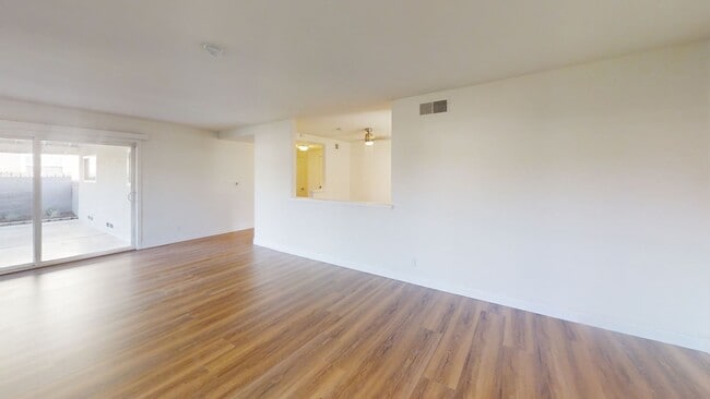 1435 E Chestnut Ave in Orange, CA - Building Photo - Building Photo