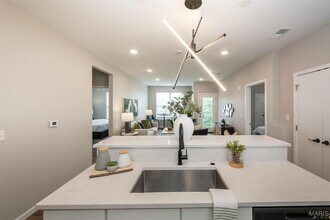 10809 Olive Blvd in Creve Coeur, MO - Building Photo - Building Photo