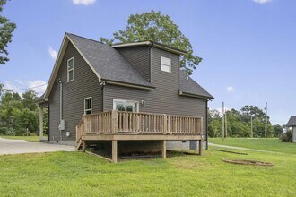 2528 TN-47 in Burns, TN - Building Photo - Building Photo