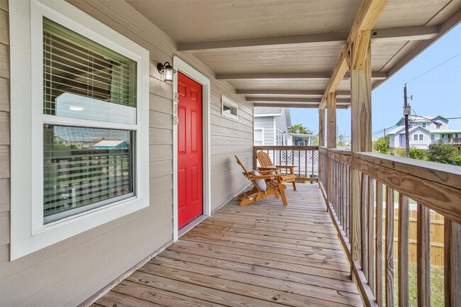 219 Leeward Way in Freeport, TX - Building Photo - Building Photo