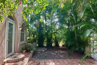 542 NE 130th St in North Miami, FL - Building Photo - Building Photo