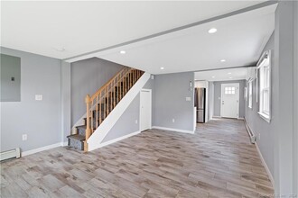 108 Limewood Ave in Branford, CT - Building Photo - Building Photo