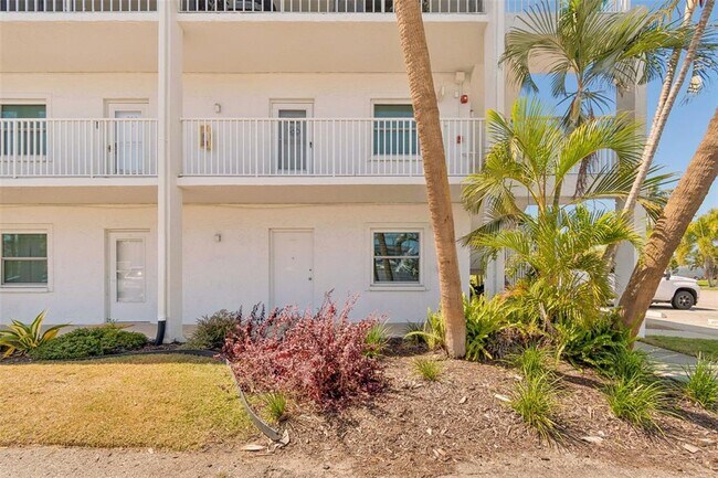 4920 38th Way S in St. Petersburg, FL - Building Photo - Building Photo