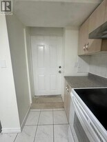 48 Langdale Crescent in Brampton, ON - Building Photo