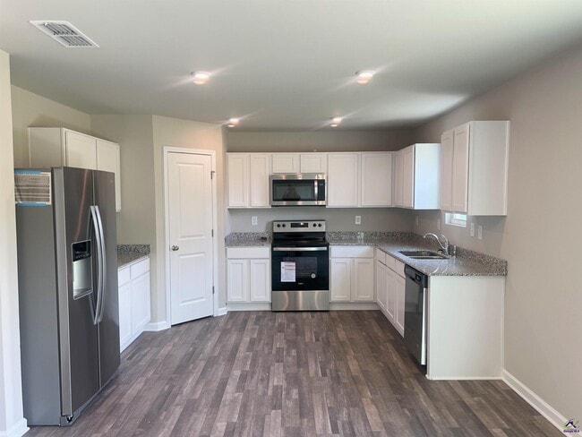 property at 464 Hawthorn Trail
