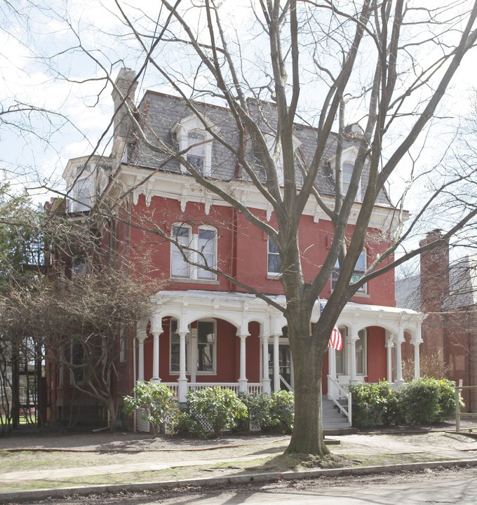 104 W River St in Wilkes-Barre, PA - Building Photo