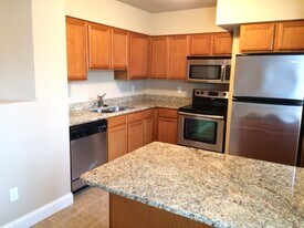 100 Grandview Ct, Unit #121 in Iowa City, IA - Building Photo