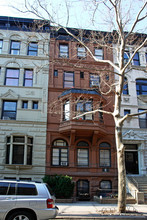 114 W 74th St in New York, NY - Building Photo - Building Photo