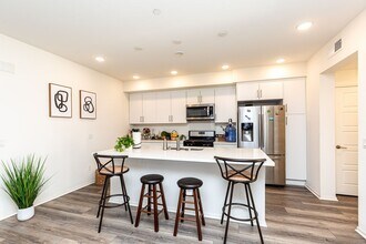 5405 Beach Grass Ln in San Diego, CA - Building Photo - Building Photo
