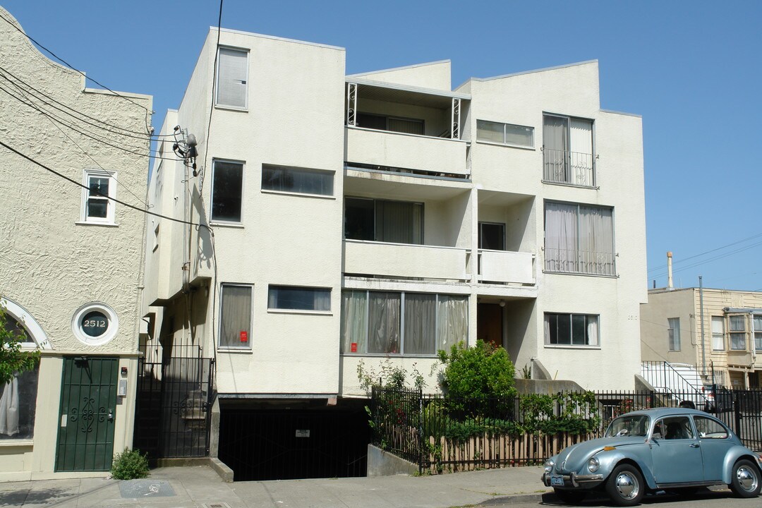 2510 Regent St in Berkeley, CA - Foto de edificio