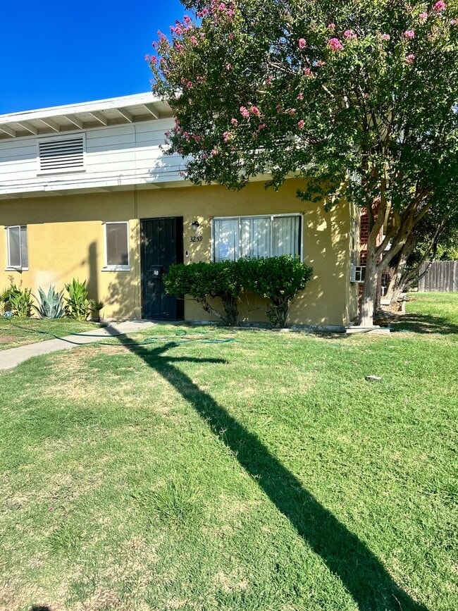 3255 Mayfair Blvd in Fresno, CA - Building Photo - Building Photo