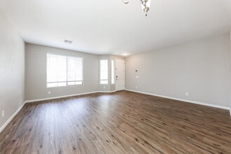 14338 W Crocus Dr in Surprise, AZ - Building Photo - Building Photo