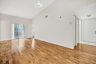 3221 Sabal Palm Manor in Hollywood, FL - Building Photo - Building Photo