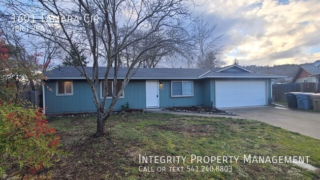 1601 Tamara Cir in Grants Pass, OR - Building Photo - Building Photo