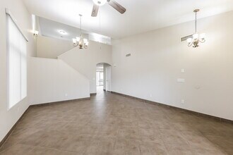 2505 W Red Fox Rd in Phoenix, AZ - Building Photo - Building Photo