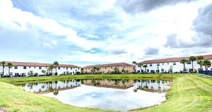 5330 Ellery Terrace in West Palm Beach, FL - Foto de edificio - Building Photo