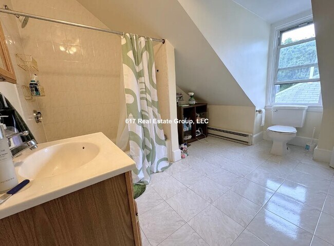 216 Freeman St, Unit 2 in Brookline, MA - Building Photo - Building Photo