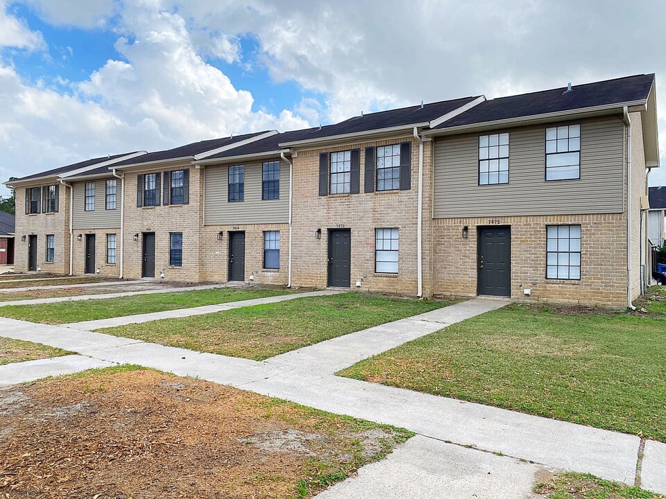 7876 Gladys Ave in Beaumont, TX - Building Photo