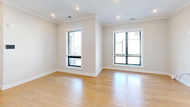 16 Highgate St, Unit 101 in Boston, MA - Building Photo - Building Photo