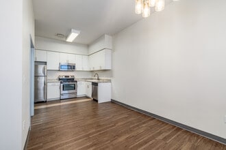 SoEl District Lofts in Springfield, MO - Foto de edificio - Interior Photo