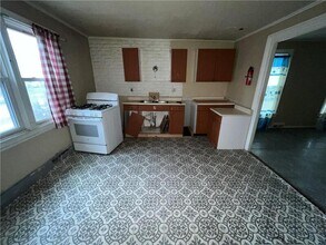 10 Locust St in Rochester, NY - Building Photo - Building Photo