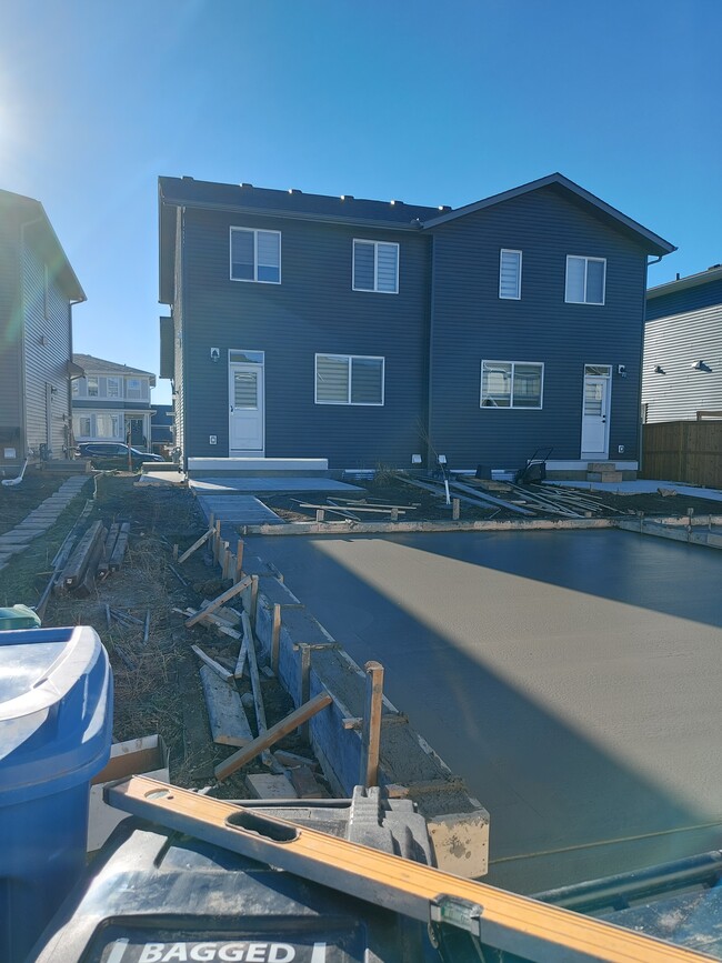 20 Iris Cres in Okotoks, AB - Building Photo - Building Photo