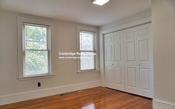 10 Stone Pl, Unit 2A in Somerville, MA - Building Photo - Building Photo
