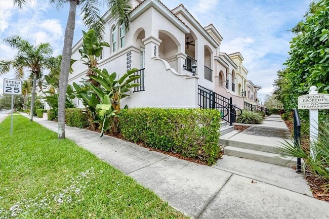 455 Nokomis Ave S in Venice, FL - Building Photo - Building Photo