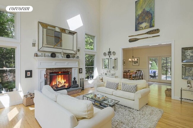 3 Hollow Tree Ln in East Hampton, NY - Building Photo - Building Photo
